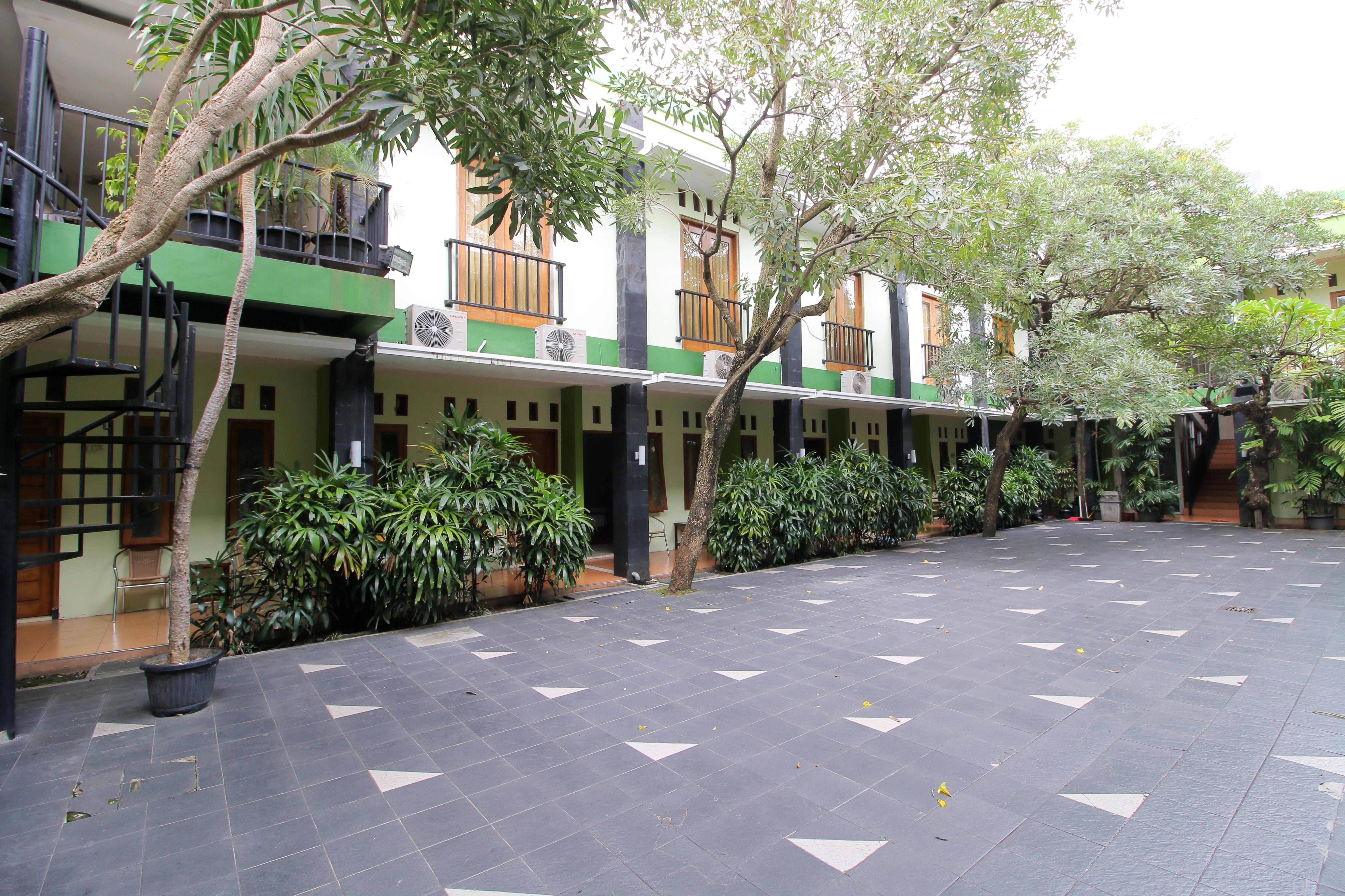 Reddoorz Plus @ Taman Siswa 2 Yogyakarta Ngoại thất bức ảnh